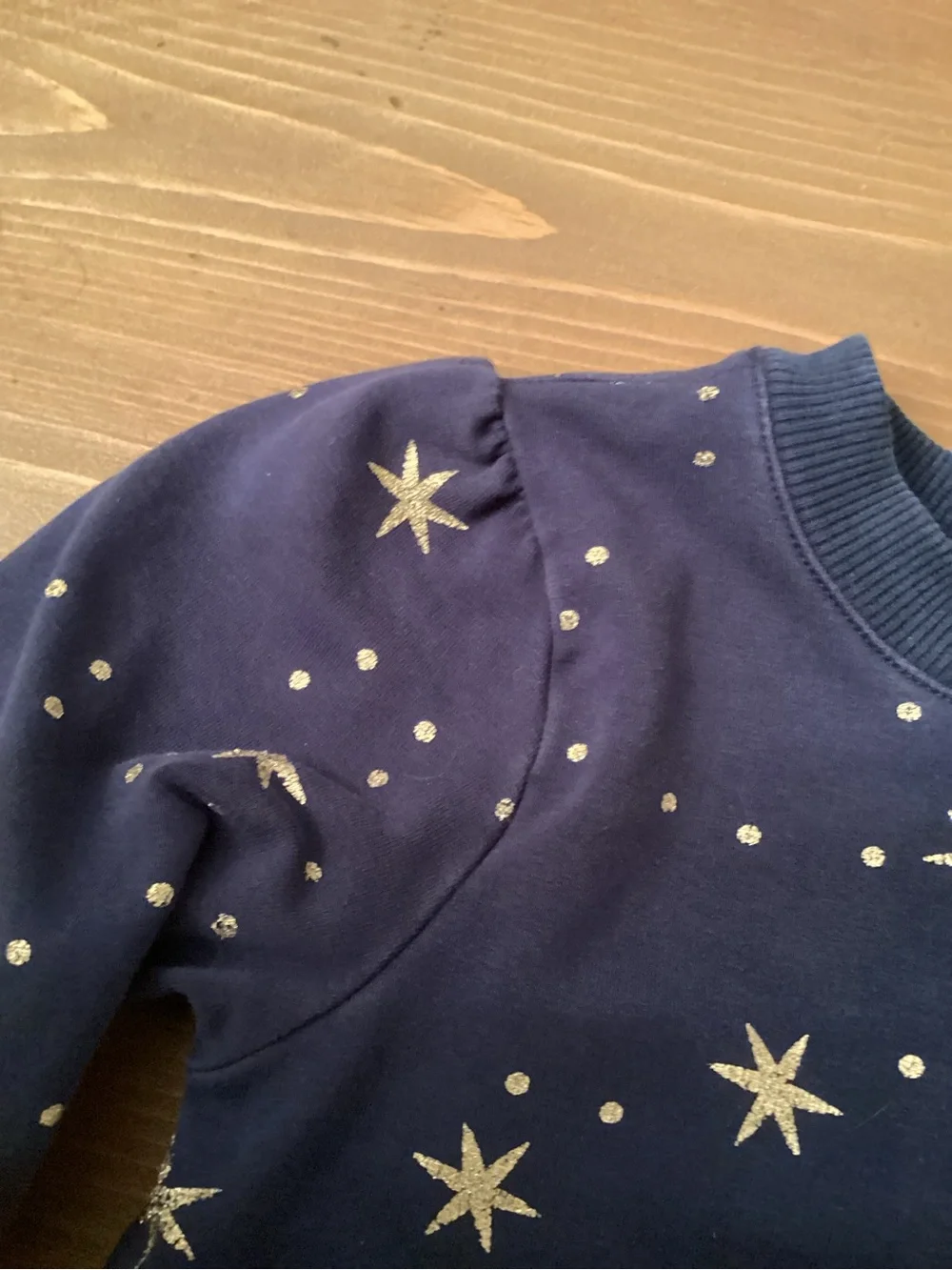 HANNA ANDERSSON GIRLS SIZE 4 NAVY FRENCH TERRY DRESS WITH GOLD FOIL STAR PRINT